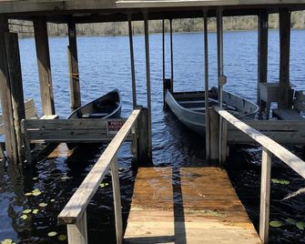 Lakefront Home, beautiful setting, only 30 minutes drive from the Beaches of 30A - Chipley