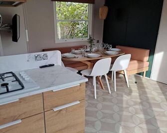 Forestside Retreat in Turnhout - Turnhout - Kitchen