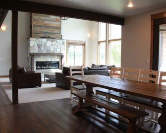 Lake House On Lake Blaine, Near Glacier NP and Whitefish Ski Resort - Kalispell - Dining room