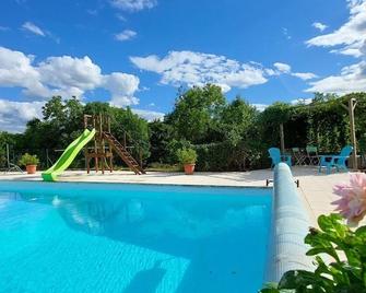 Gîte des Vignes au calme, 2 ch, terrasse, animaux admis, parking, recharge VE - FR-1-584-164 - Crévéchamps - Piscina