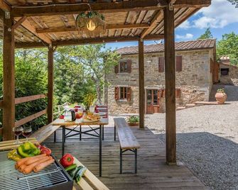 Casa Largnano 6&2, Emma Villas - Castiglion Fiorentino - Patio