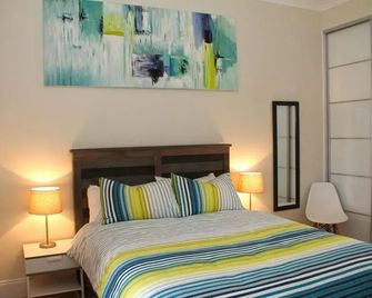 Smugglers Inn Apartments - Victor Harbor - Bedroom