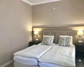 Hotel Van Oppen - Zierikzee - Bedroom