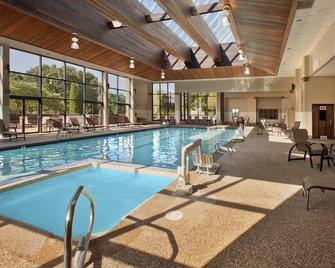 DoubleTree by Hilton Boston North Shore - Danvers - Zwembad