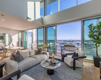 @ Marbella Lane - Luxurious 3br Penthouse - Long Beach - Living room