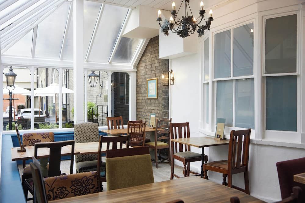 وايت هارت برينتري باي جرين كينج إنز