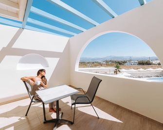 Naxian Emerald Hotel - Agios Prokopios - Balkón