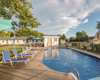 Rodeway Inn Rutland - Killington - City of Rutland - Pool