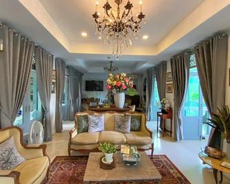 Villa Amphawa - Amphawa - Вітальня