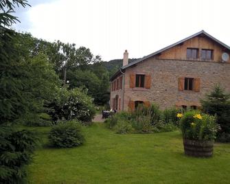 Vast charming apartment with garden in the middle of nature - Rehaupal - Bâtiment