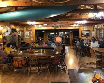 요세미티 버그 러스틱 마운틴 리조트 - 미드파인즈 - 레스토랑