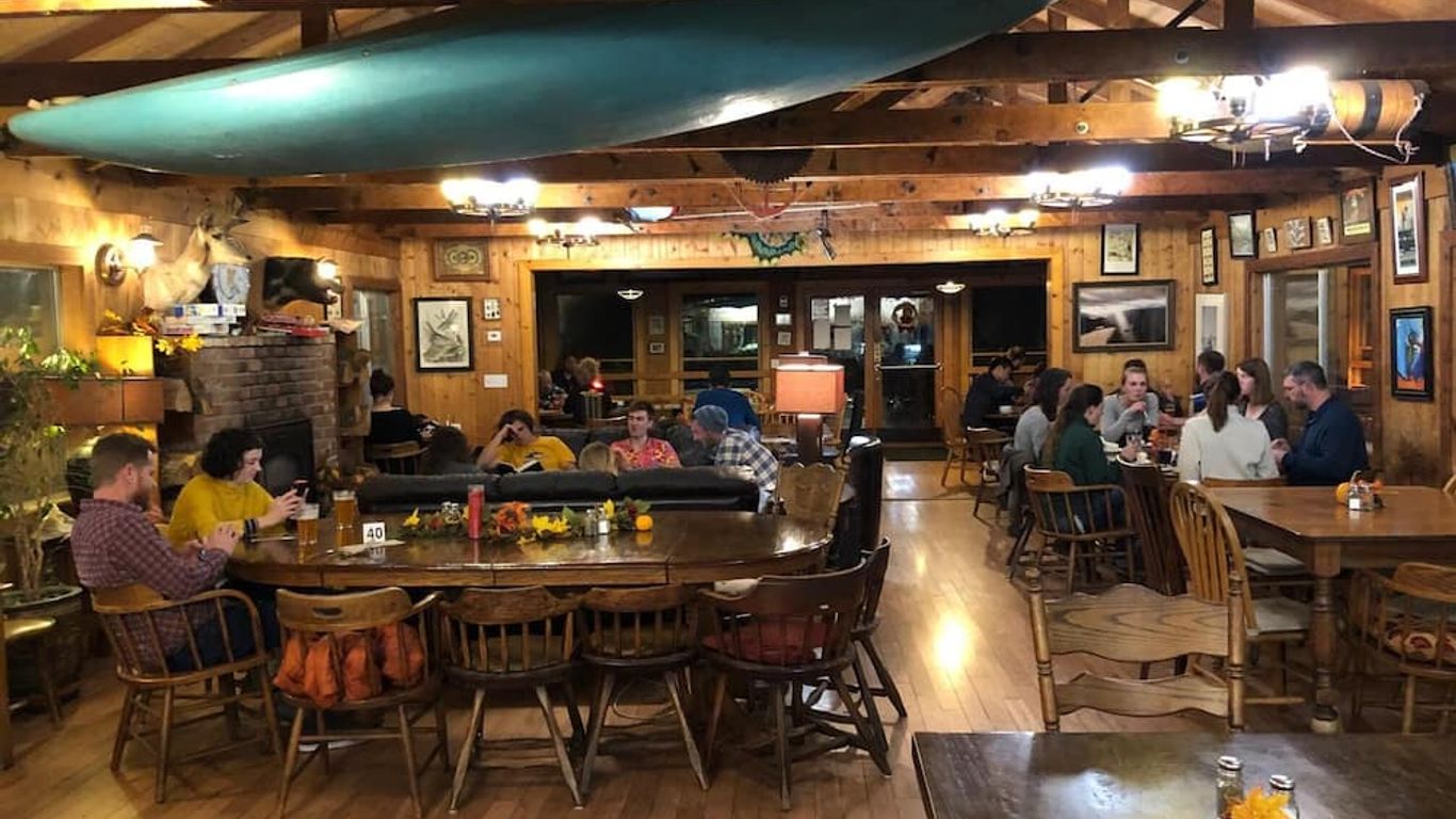 يوسمايت بوج روستيك ماونتن ريزورت