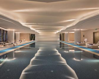 Hilton Shenyang - Shenyang - Piscina