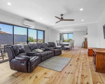 Scenic Stay I Short or Long Term - Geelong - Living room