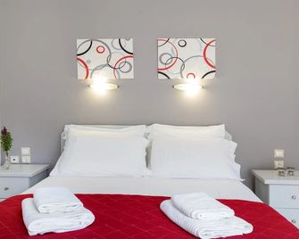 John Akroyiali - Loutro