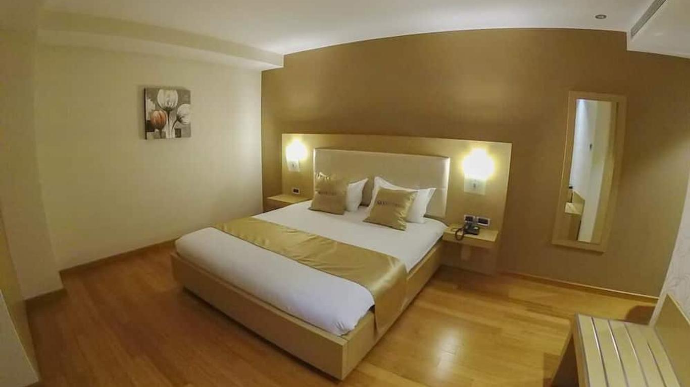 Sky 2 Hotel Tirana