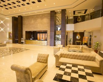 Anjushree Hotel - אויאיין - לובי