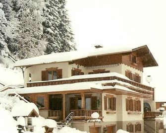 Double room with shower, WC - Bergheim, house - Bad Hofgastein - Building