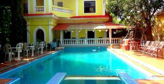 Poonam Village Resort - Anjuna - Piscina