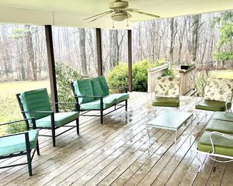 1959 Mid-Century Retro Home on 5 acres - Sharpsville - Serambi