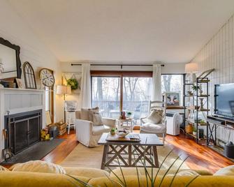 Wintergreen Resort Getaway with Deck, Mountain View! - Roseland - Sala de estar