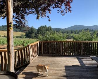 Little Cabin at Wren Vineyard - Philomath - Balcony