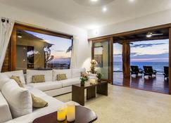 DK Luxury Ocean Front Villa - Adults Only by Baleine Group - Holbox - Living room
