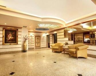Capri Hotel Suites - Amman - Lobby