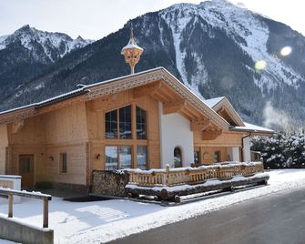 Luxurious double chalet near the Krimml Waterfalls - Krimml - Bâtiment