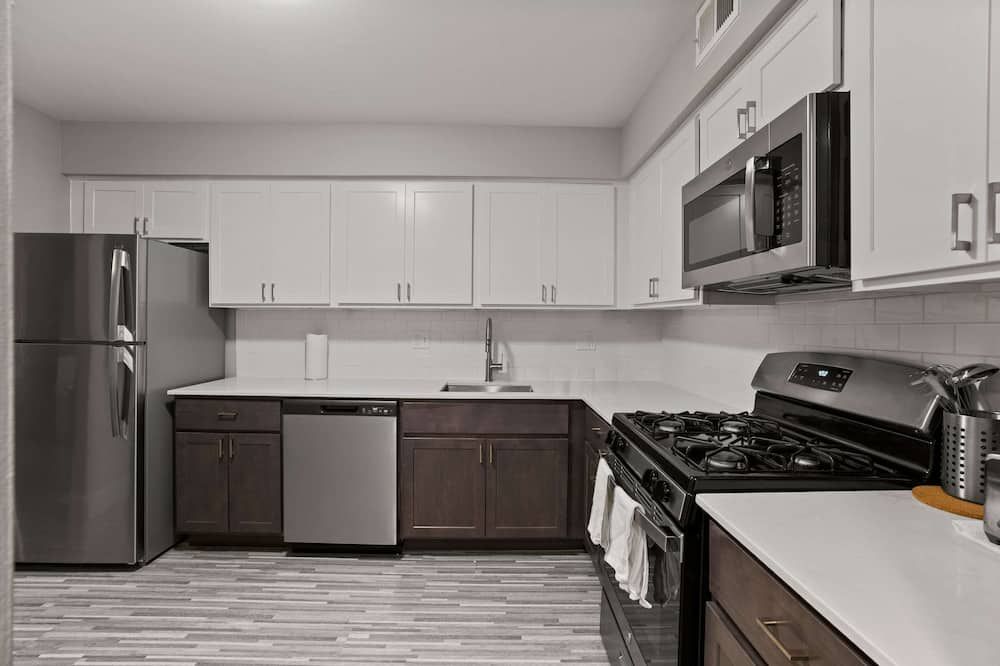 Welcoming 2br 2ba Retreat With Modern Comforts - Rochester Hills - Küche