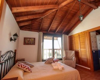 House in a quiet area with private swimming pool - Lajares - Habitación