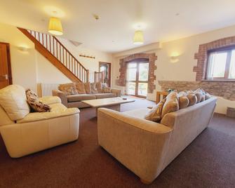 The Victorian Barn, Self-Catering Holidays with Pool and Hot Tubs, Dorset - Blandford Forum - Living room