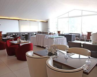 The Hub Hotel - Freetown - Restaurant