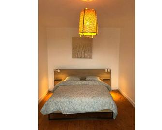 Charming house overlooking the Loire - Bouchemaine - Chambre