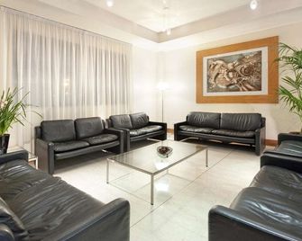 Park Hotel Centro Congressi - Potenza - Wohnzimmer