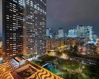 Hôtel Mercure Paris La Defense - Courbevoie - Building
