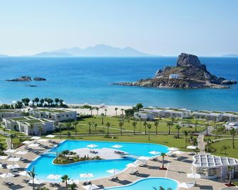 إيكوس أريا - شامل جميع الخدمات - كيفالوس - حوض السباحة