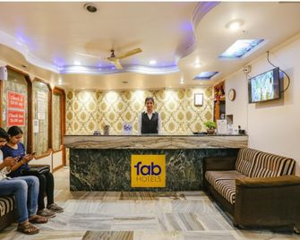Fabhotel Ashoka Inn - Kanpur - Front desk