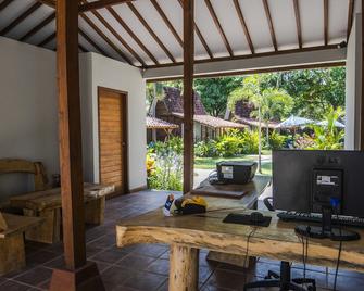Coconut Garden Resort - Pemenang - Front desk