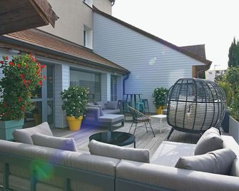 Le Konine - Hotel & Bar & Restaurant - Montceau-les-Mines - Patio