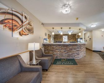 Quality Inn & Suites Sioux Falls South - Sioux Falls - Front desk