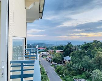 Buntees Nest: Luxury Room with Mountain View - Dharamshala - Balcón