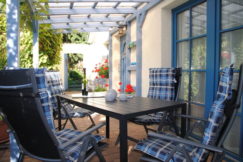 Apartment Gänseblümli, 1500 m from the Müritz, in an idyllic village location - Gotthun - Innenhof