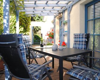 Apartment Gänseblümli, 1500 m from the Müritz, in an idyllic village location - Gotthun - Innenhof