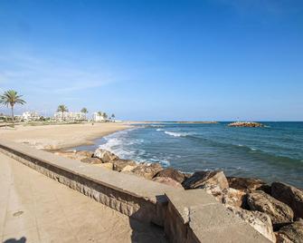 4 Bedroom Amazing Home In Cunit - Cunit - Playa