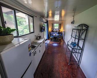 Maui Creek Bure's Tiny Home By The Creek! - Tagaqe - Cocina