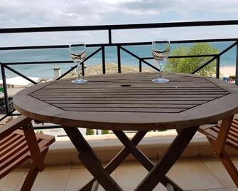 Golden Sands Rentals Apartments - Golden Sands - Balcony