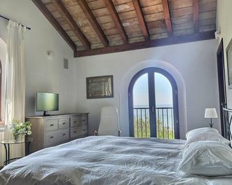 The Fox In The Pine Forest - Vasto - Bedroom