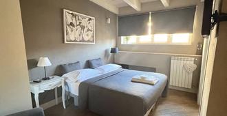 Hotel Bella Napoli - Foggia - Bedroom
