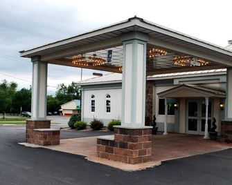 Travel Inn - Watertown - Bygning